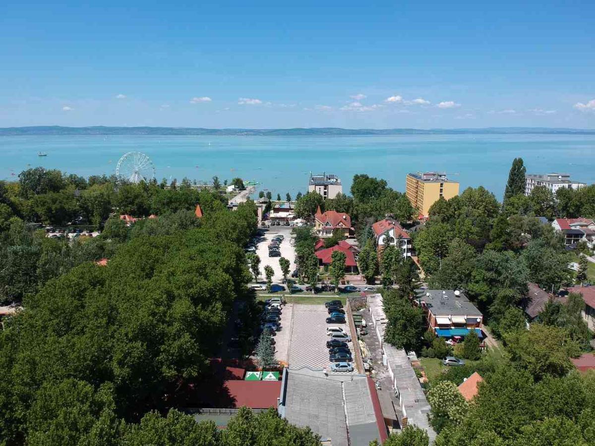 Balaton Apartmanhaz Apartment Siofok Exterior photo